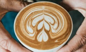 高雄咖啡課程 解鎖拉花藝術:咖啡3小時咖啡拉花體驗入門基礎課程,完美銜接SCA義式咖啡師(拉花) | 拉花課程高雄專業推薦