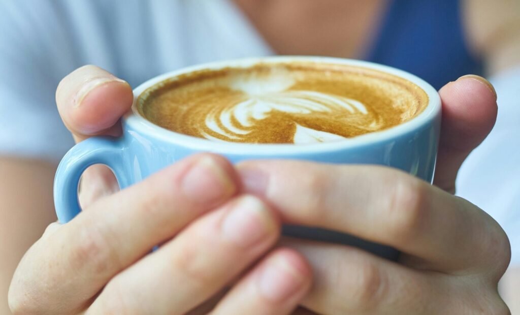 【高雄咖啡課程推薦】頂尖咖啡拉花課程高雄：不只是拉花課程高雄，更是SCA專業講師的長期陪伴