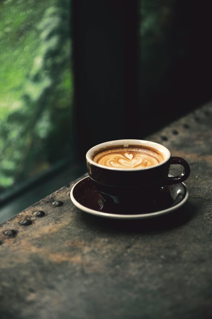 探索高雄咖啡課程：從咖啡拉花體驗班到SCA國際義式咖啡師證照，桑卓咖啡研究學院助你開啟咖啡創業之路