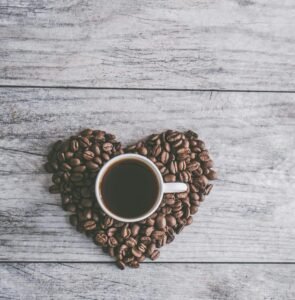 想開一間讓客人一喝就上癮的咖啡廳？從掌握「自己的烘豆」開始！2025高雄最強咖啡師證照＋SCA烘豆課程，專為創業開店而生