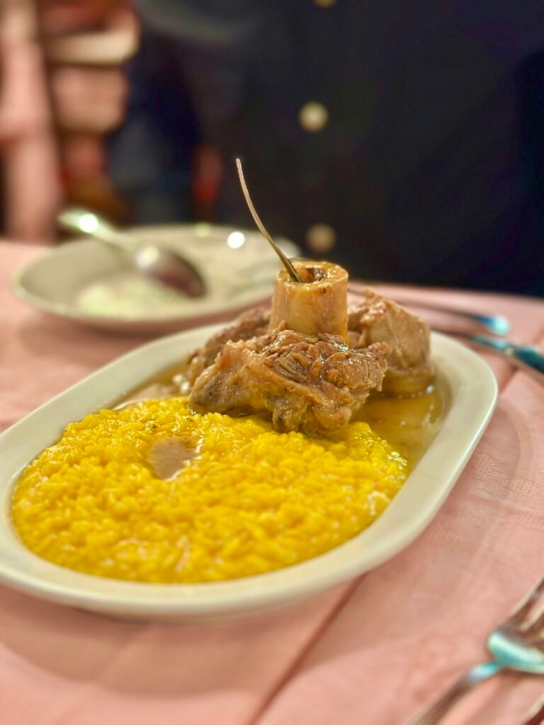 餐桌上的旅行家:米蘭燉小牛膝 Ossobuco 經典美味|桑卓無菜單