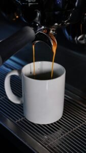 開店創業者的必修課：SCA 初級+中級拉花品質控管。拉花課程