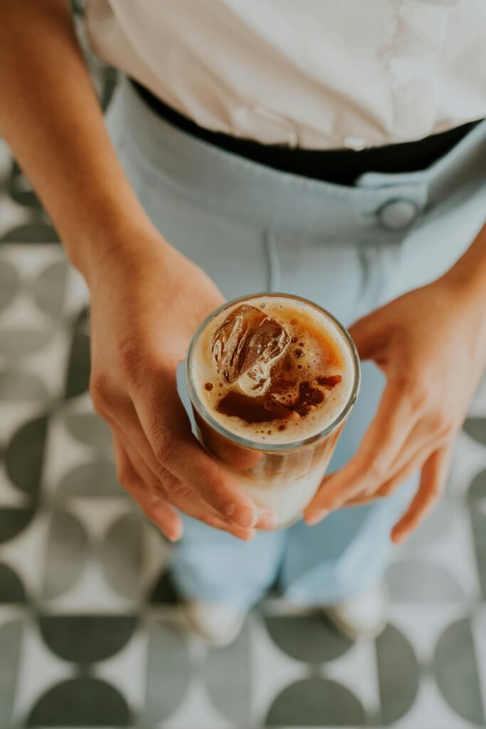 SCA 義式咖啡師證照 vs 拉花入門體驗課程：我該先學哪一個？