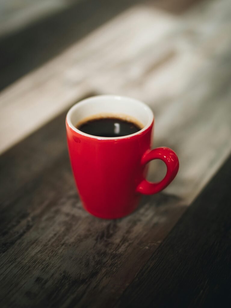 手沖咖啡總是太苦或太酸？用 TDS 檢測儀告訴你真相。