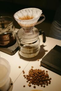 智能烘豆是未來嗎？AI 烘豆 vs 人工烘豆的對決。咖啡師證照課程