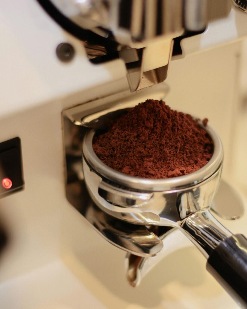 家用義式機推薦：Breville vs Delonghi，哪台適合新手？｜咖啡拉花課程