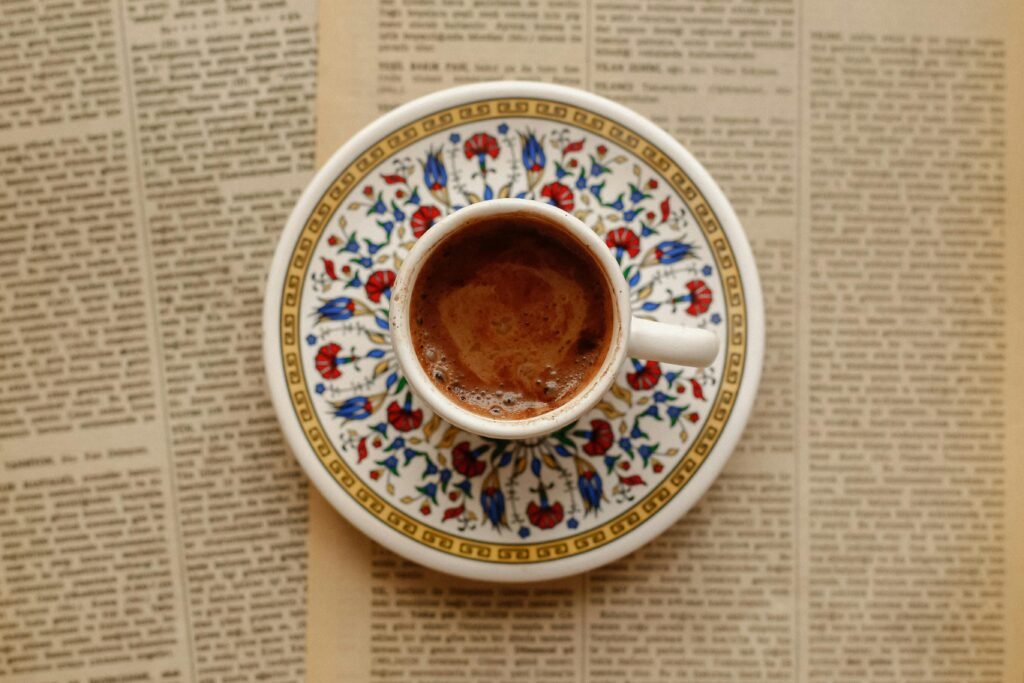 專業拼配策略：教你「生拼與熟拼」的成本分析與一致性控制技巧