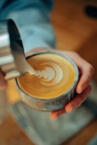 2026 WLAC 拉花大賽趨勢：SCA 認證課程如何接軌國際賽事評分