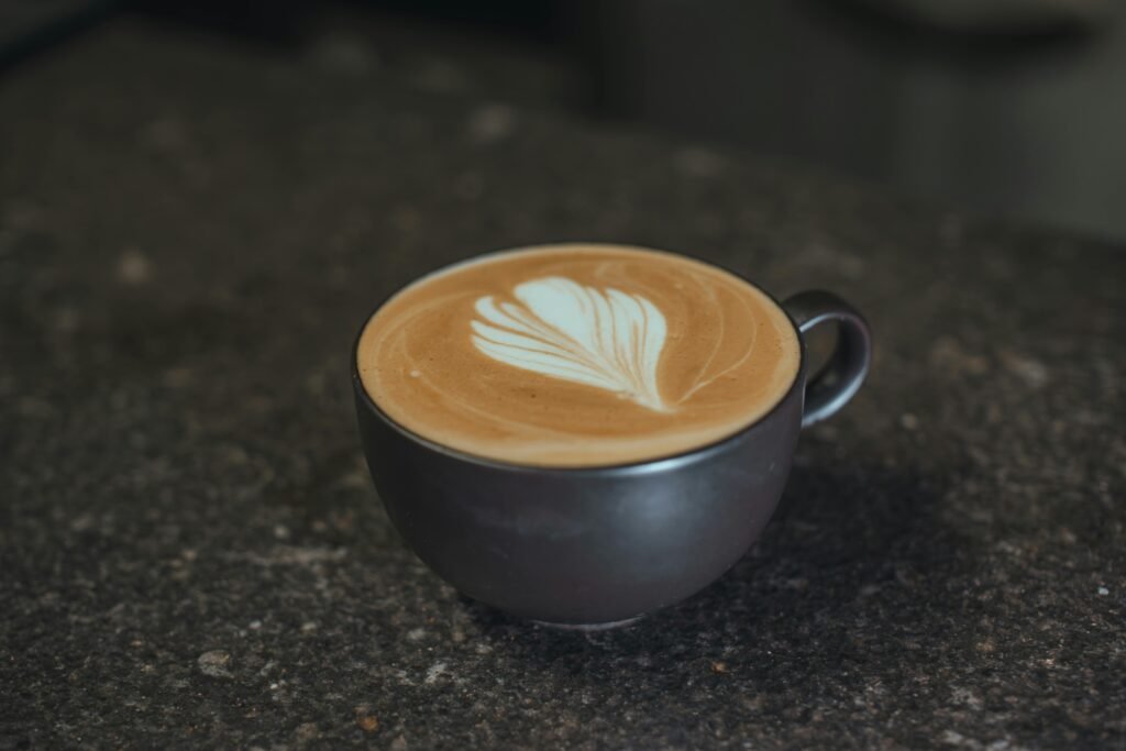 考取 SCA 拉花證書的 3 大優勢，AST 導師教你提升咖啡職場競爭力