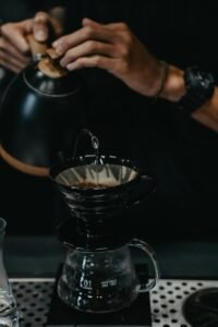 傳統手沖手法 vs SCA 完美杯科學沖煮,哪個比較好?SCA 手沖課