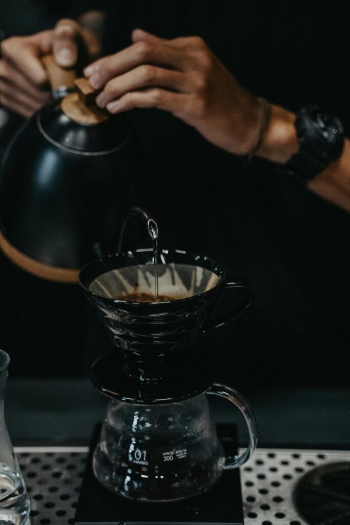 傳統手沖手法 vs SCA 完美杯科學沖煮，哪個比較好？SCA 手沖課