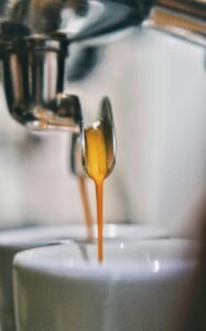 義式濃縮萃取率 (EBF) 怎麼算？SCA 高階咖啡師必備公式